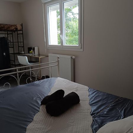 Chambre Privee Dans Une Maison Familiale Charmes  Luaran gambar