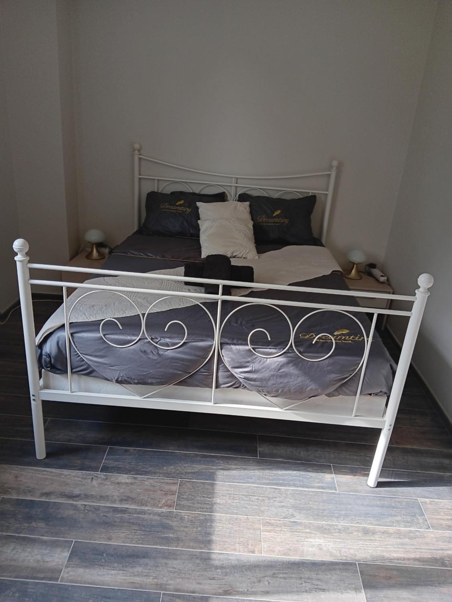 Chambre Privee Dans Une Maison Familiale Charmes  Luaran gambar