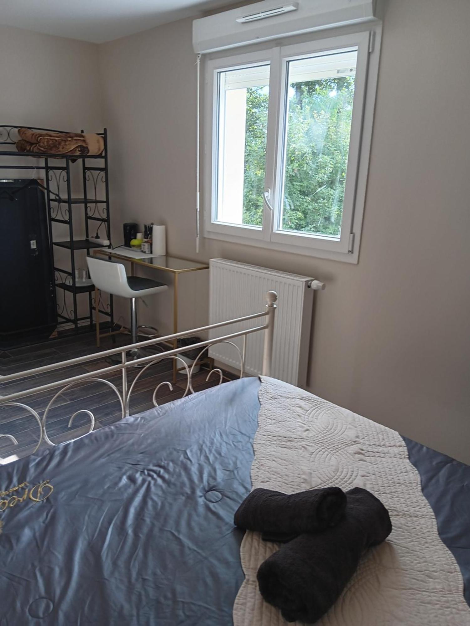 Chambre Privee Dans Une Maison Familiale Charmes  Luaran gambar