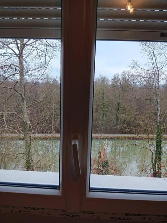 Chambre Privee Dans Une Maison Familiale Charmes  Luaran gambar